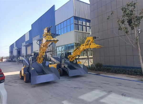 輪式皮帶式挖掘式裝載機出租